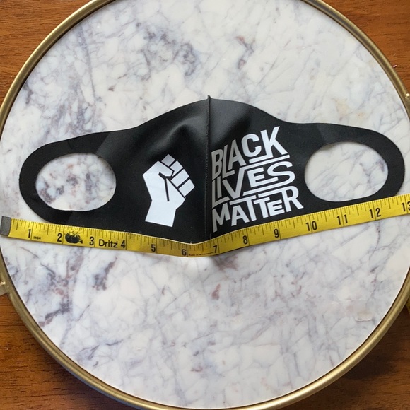 Black Lives Matter Face Mask Face Covering - Picture 11 of 11